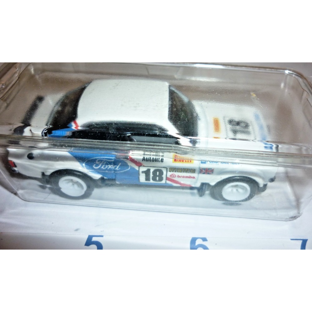 Hot Wheels Team Transport Diorama Ford Race Team '78 Escort RS1800 Real Riders